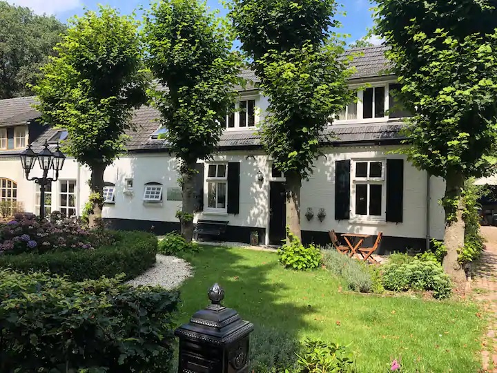 Sfeervol en goedkoop gastenverblijf in Brabant nog op veel data te boeken deze zomer