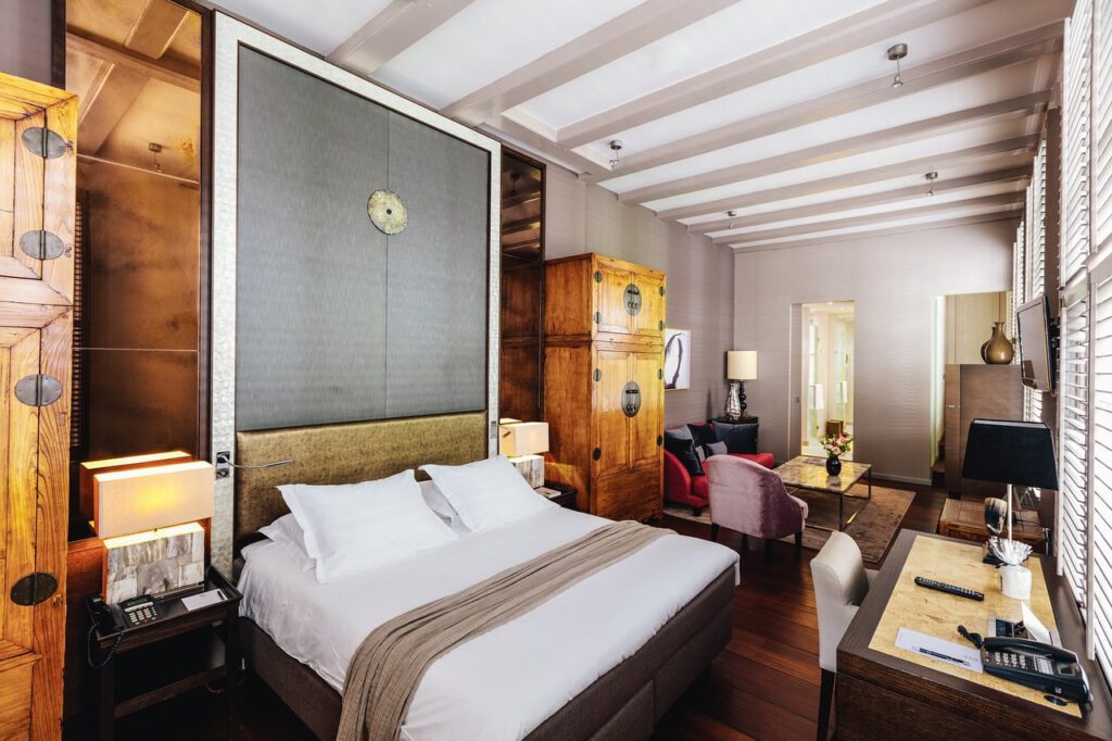 Eén van de prachtige kamers voor een staycation in The Dylan Amsterdam - Reisgelukjes