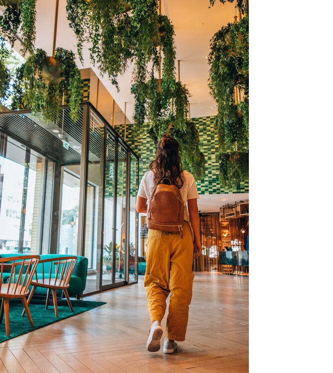 Prachtige lobby van het Hyatt Regency Amsterdam voor jullie Staycation - Reisgelukjes