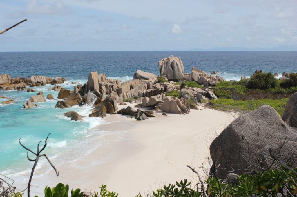 De prachtigste verlaten stranden tijdens jullie low budget reis naar de Seychellen op La Digue