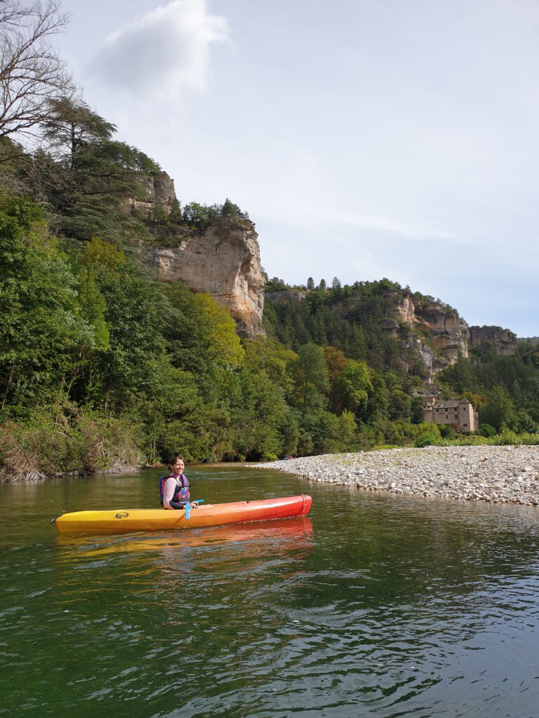 Kayakken over de Franse rivier is een echt hoogtepunt, zo kom je langs mooie kastelen