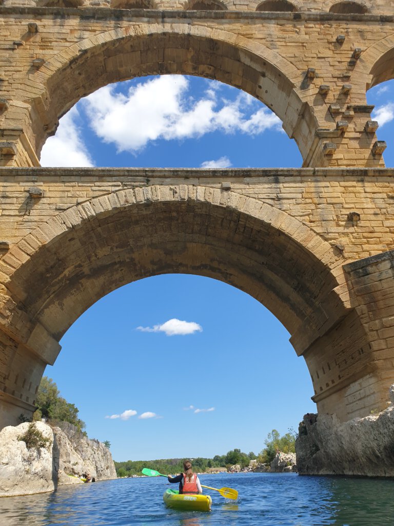 Hoogtepunt van Frankrijk: kanoën onder Pont du Gard door