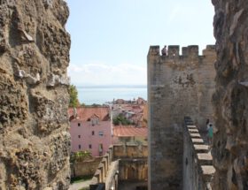 Reizen naar Portugal naar het kasteel van Lissabon