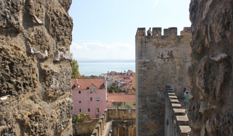 Reizen naar Portugal naar het kasteel van Lissabon