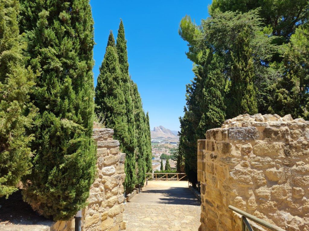De tuinen van het Alcazaba in Antequerra in de omgeving van Malaga