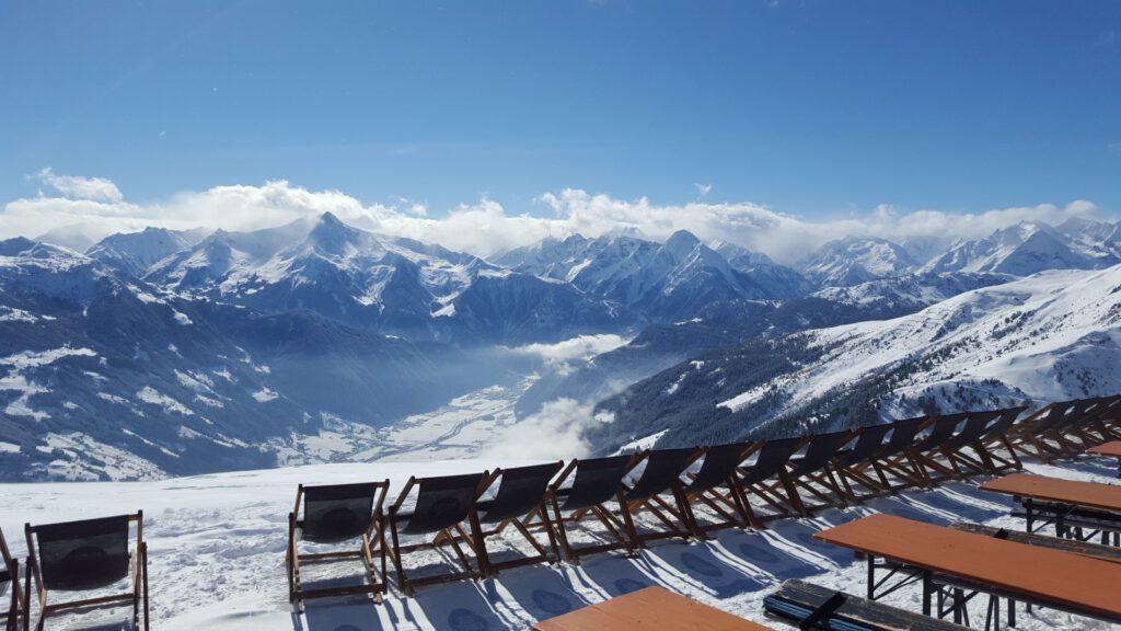 Uitzicht in wintersportgebied Zilltertal Oostenrijk
