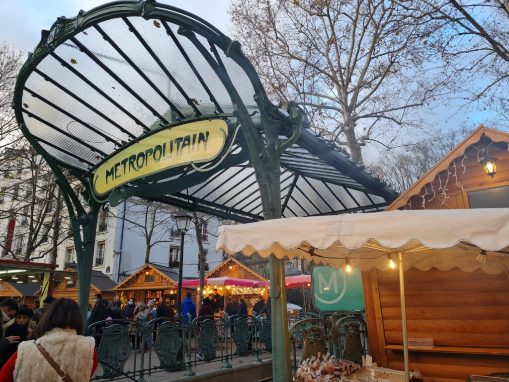 Kerstmarkten tijdens Parijs in de winter