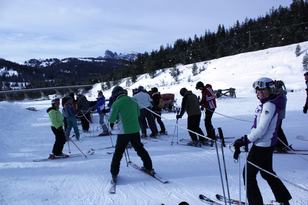 Paardentreklift tijdens het skiën in de Dolomieten