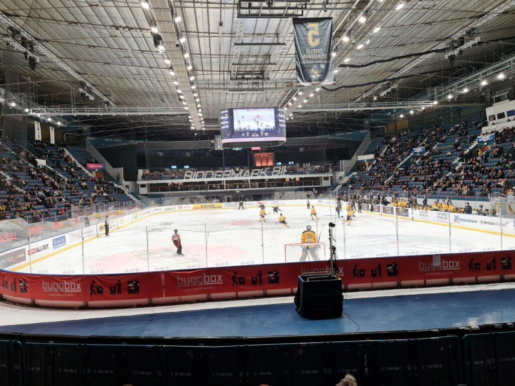 Bezoek een ijshockeywedstrijd in Stockholm