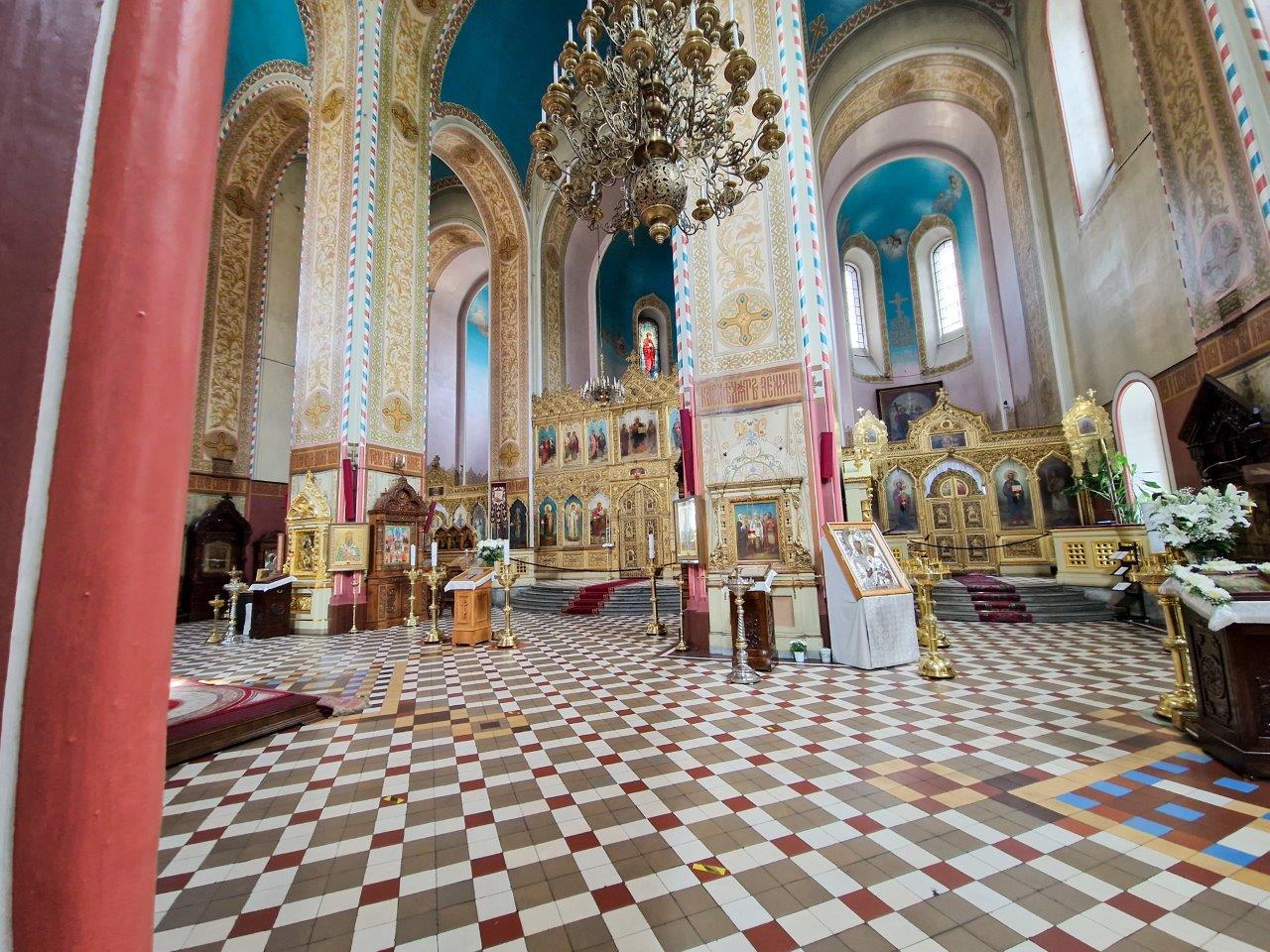 Binnenkant van Alexander Nevsky kathedraal bezienswaardigheid Tallinn