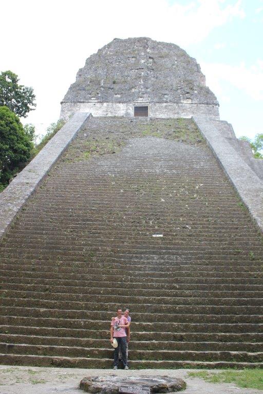 Reiservaring tempels beklimmen in Tikal