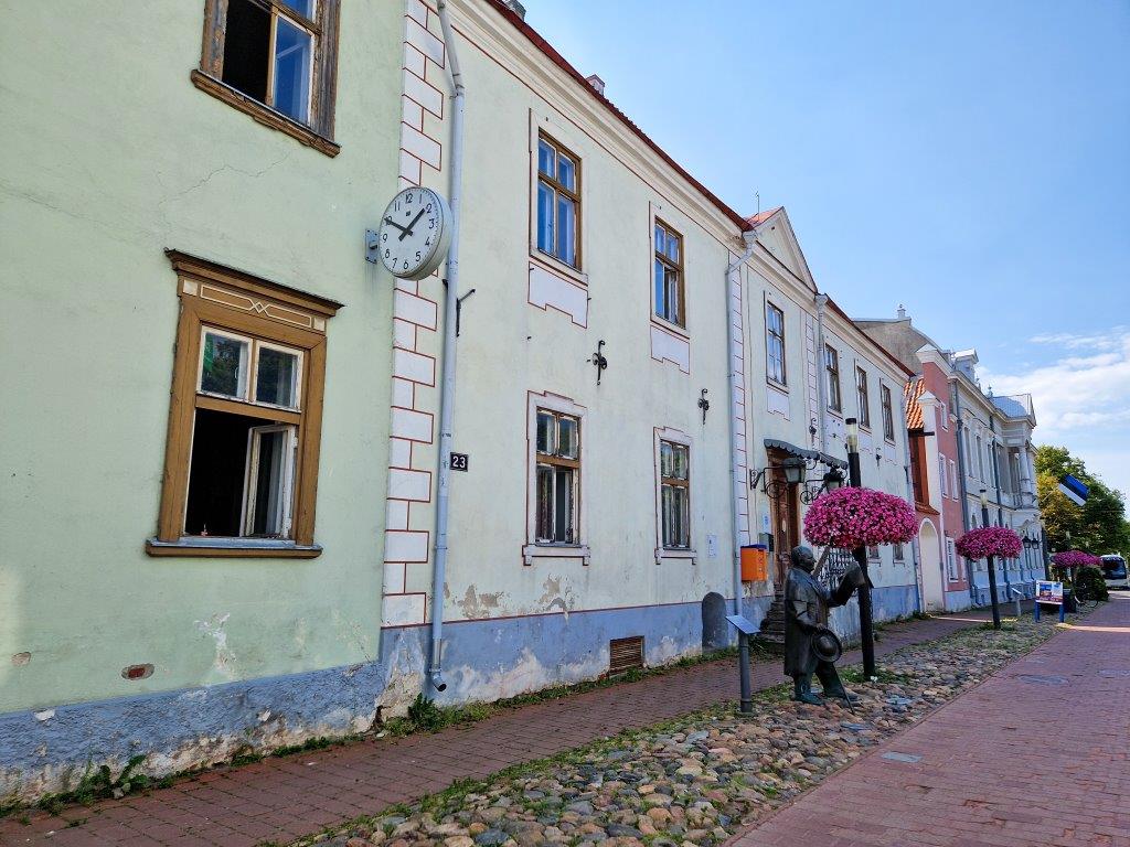 Doen in Estland gekleurde huizen centrum van Tartu