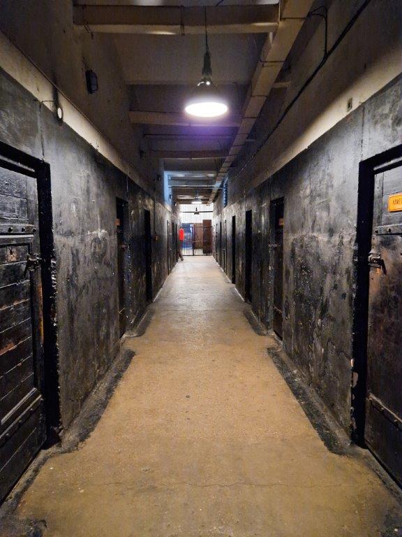 Gevangeniscellen in de militaire gevangenis van Karoste Letland