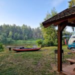 camping Jaunzageri met onze camperbus aan de Gauja-rivier in Letland