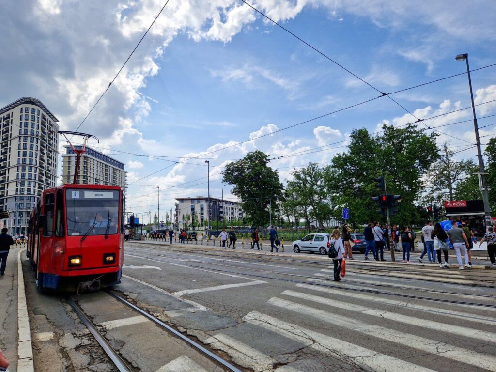 Oude tram in het centrum van Belgrado Servië
