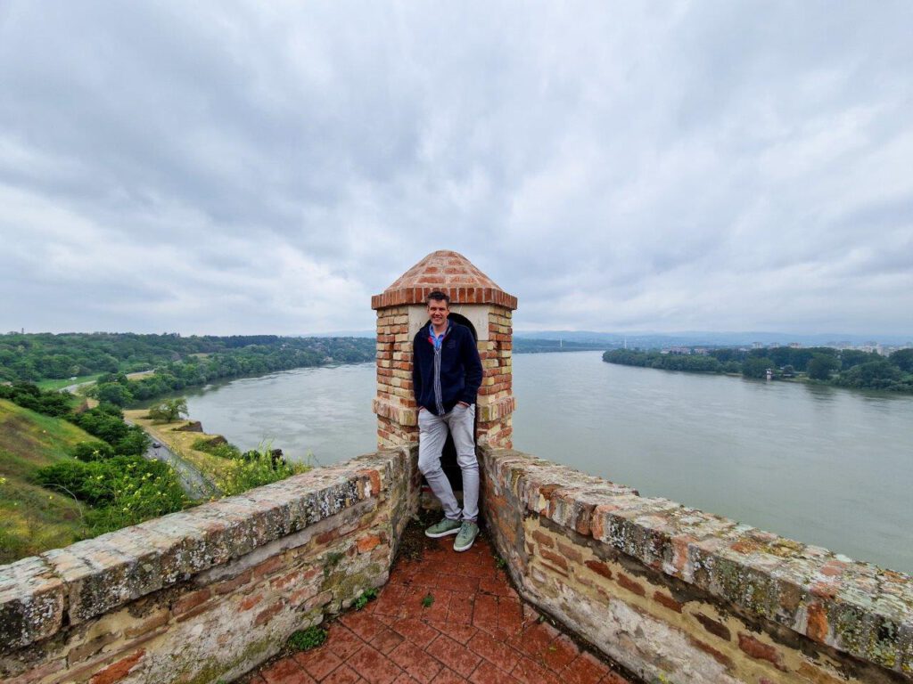 Uitzicht over de Donau vanaf Petrovaradin fort in Novi Sad Servië