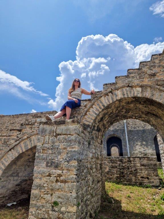 Het kasteel van Gjirokaster in Albanië