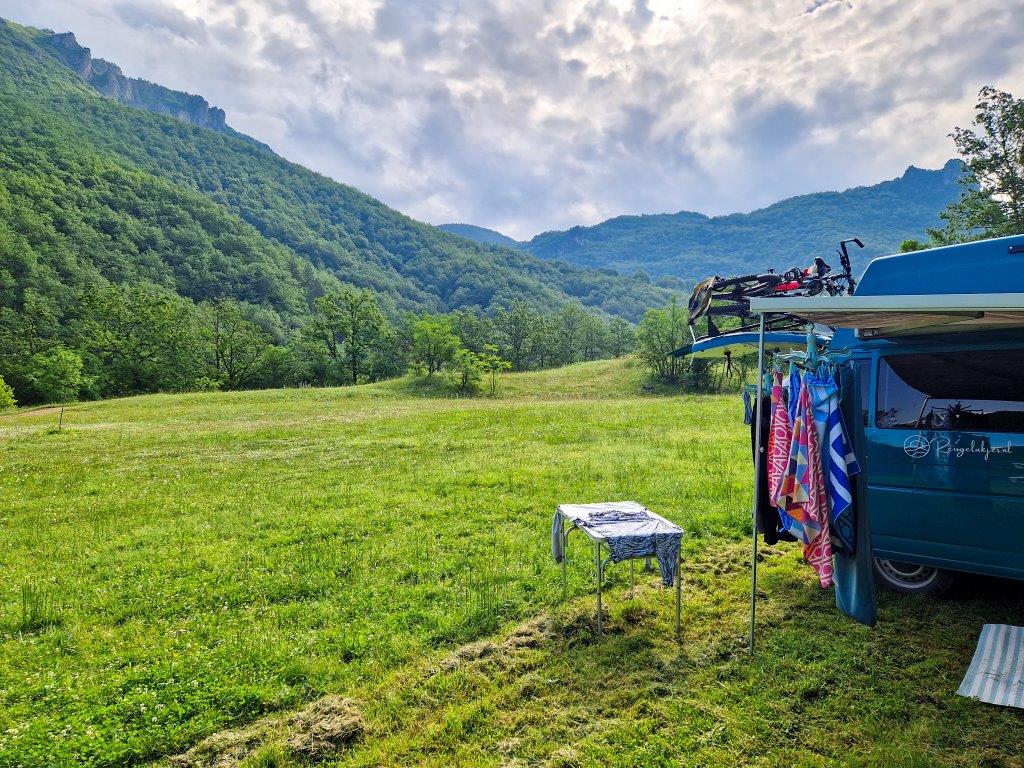 Camper bij Camp Grab in Montenegro