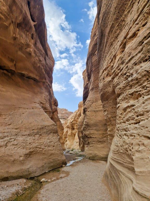 Wadi Ghuweir trail