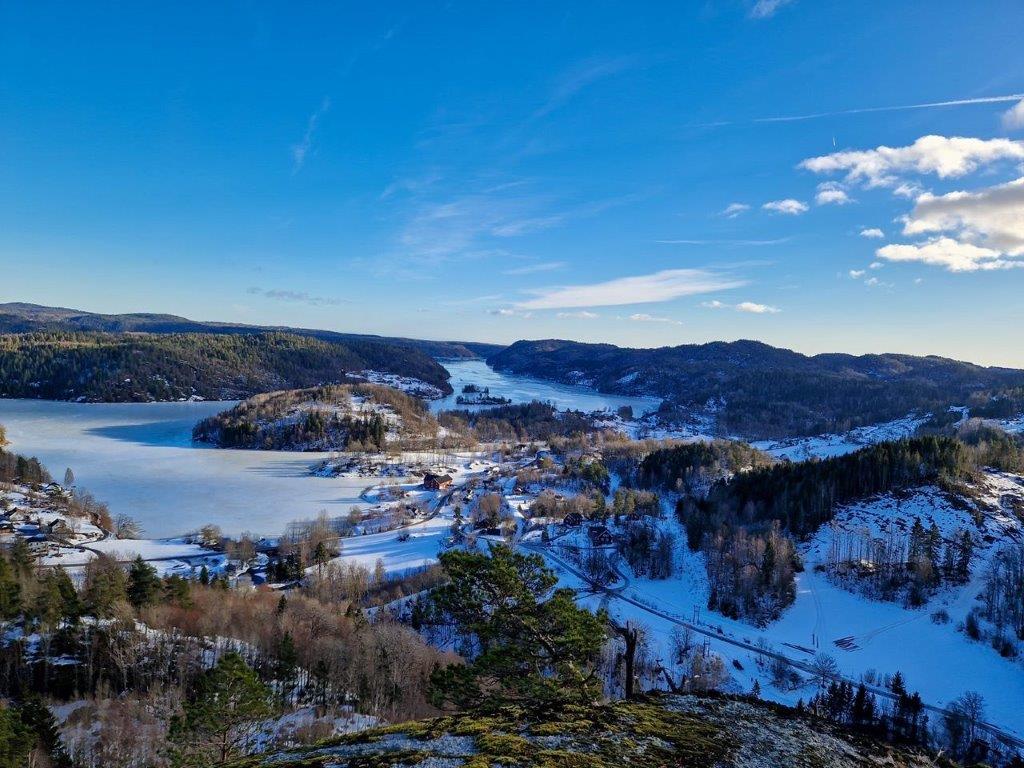 Uitzicht over meer van Farris bij Larvik in Noorwegen