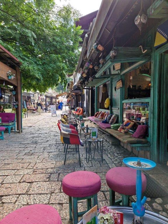 Gezellige straatjes in de oude bazaar van Sarajevo