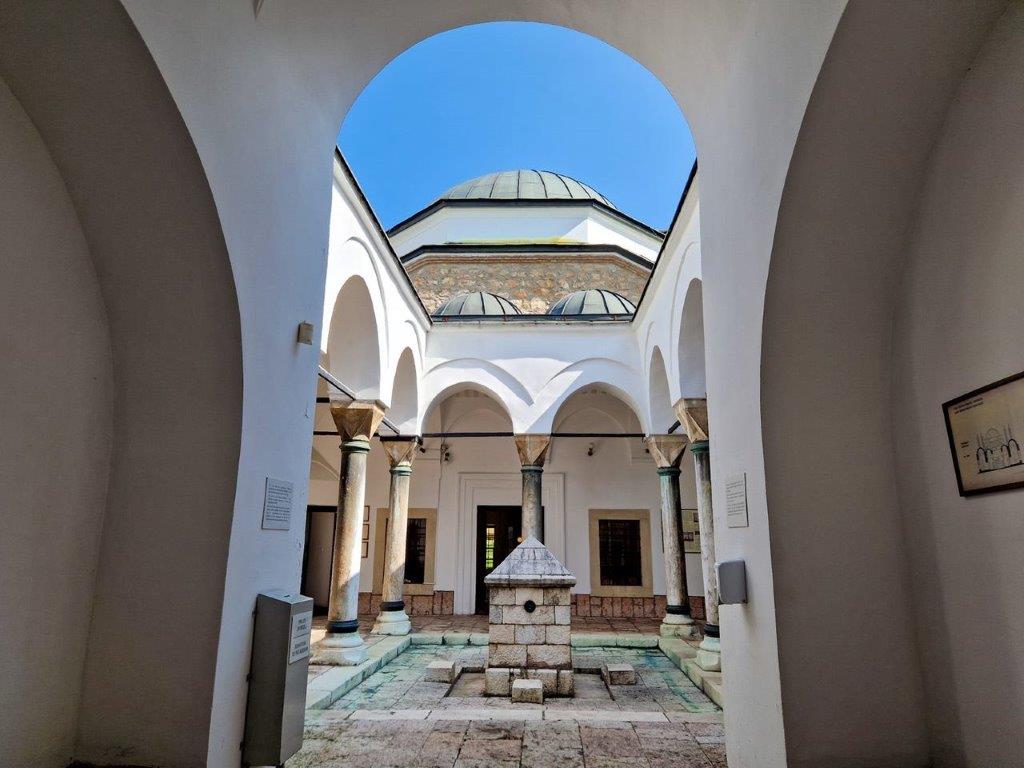 Madrassa Gazi Husrev-beg in Sarajevo hoofdstad Bosnië