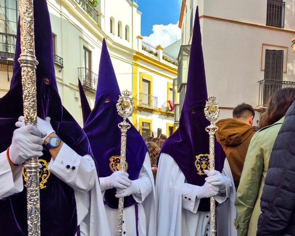 Boetedoeners tijdens de processies in Sevilla