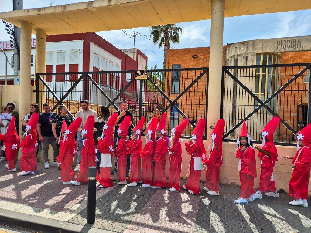 Kinderen voor de Semana Santa in Murcia