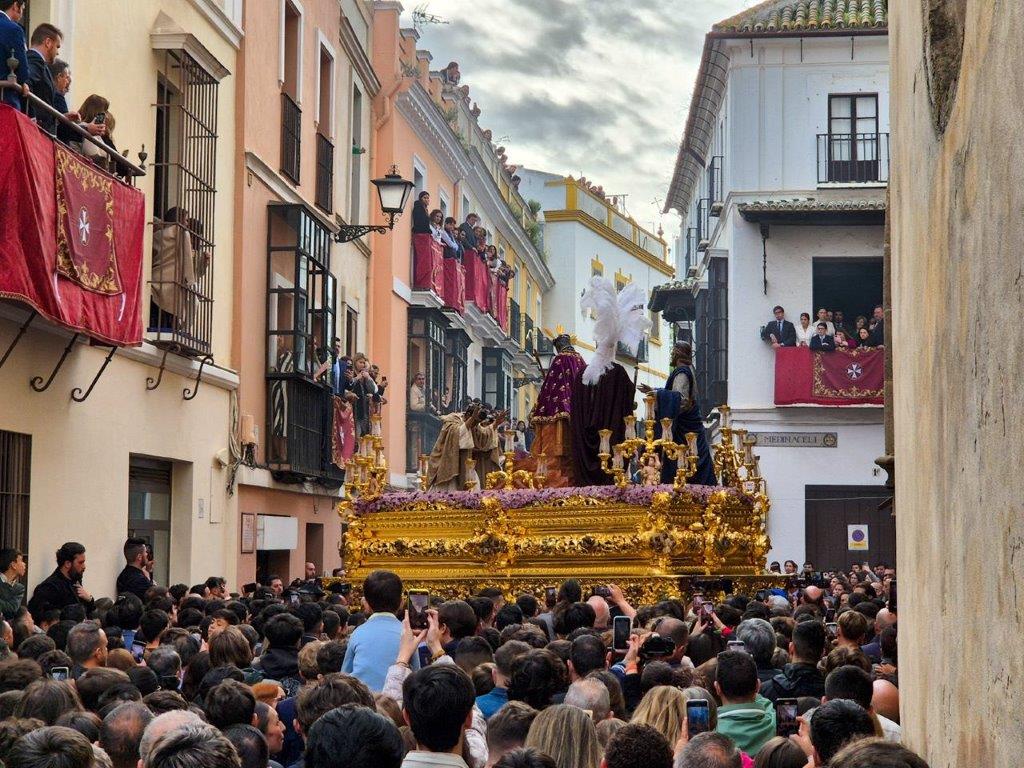 Troon tijdens de Semana Santa in Andalusie in Sevilla