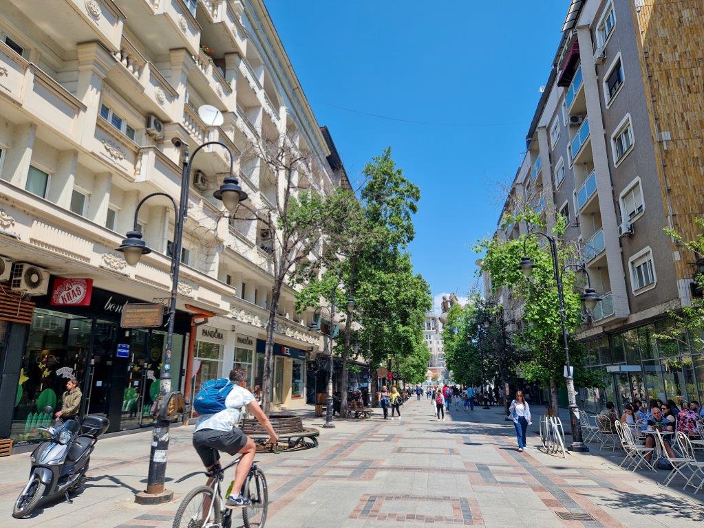 Fietsen in Skopje hoofdstad Noord-Macedonië