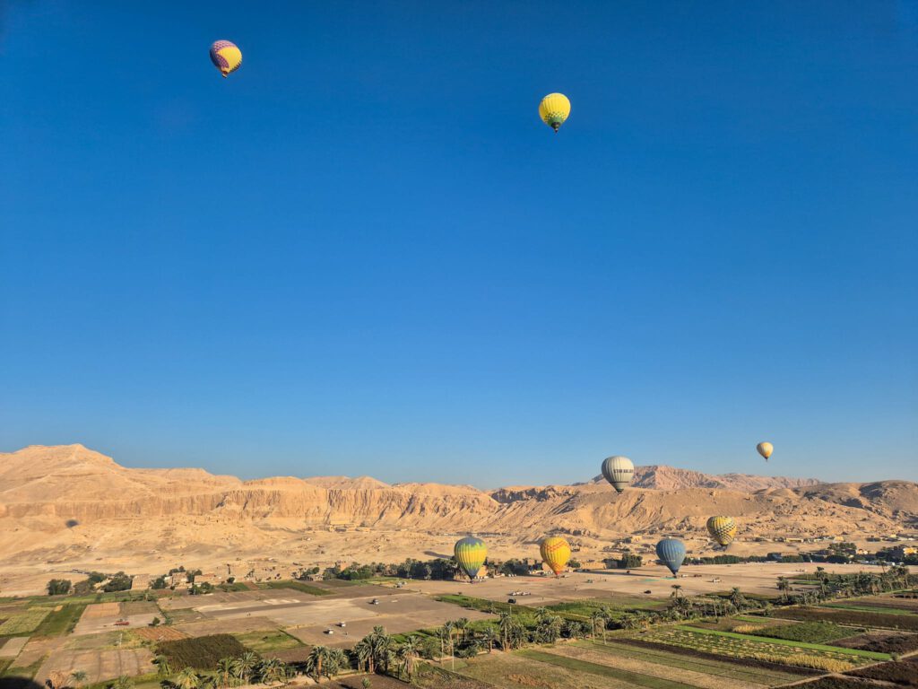 Ballonvaart in Luxor Egypte boven de tempels
