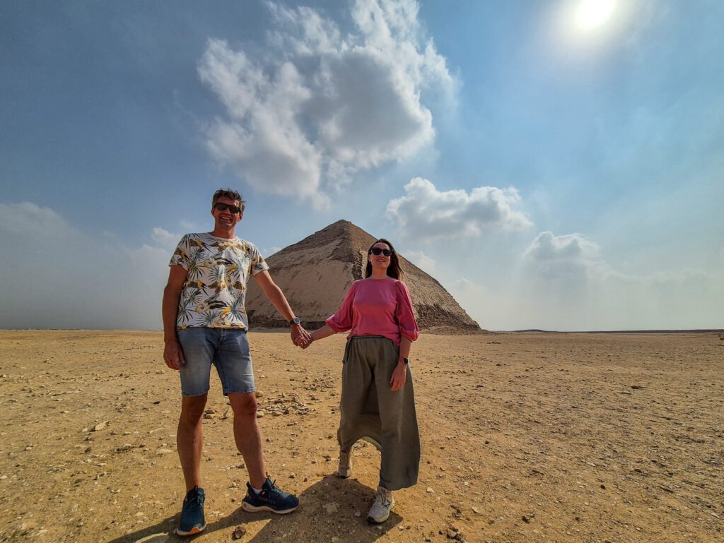 Bended piramide op het plateau van Dahsur in Egypte