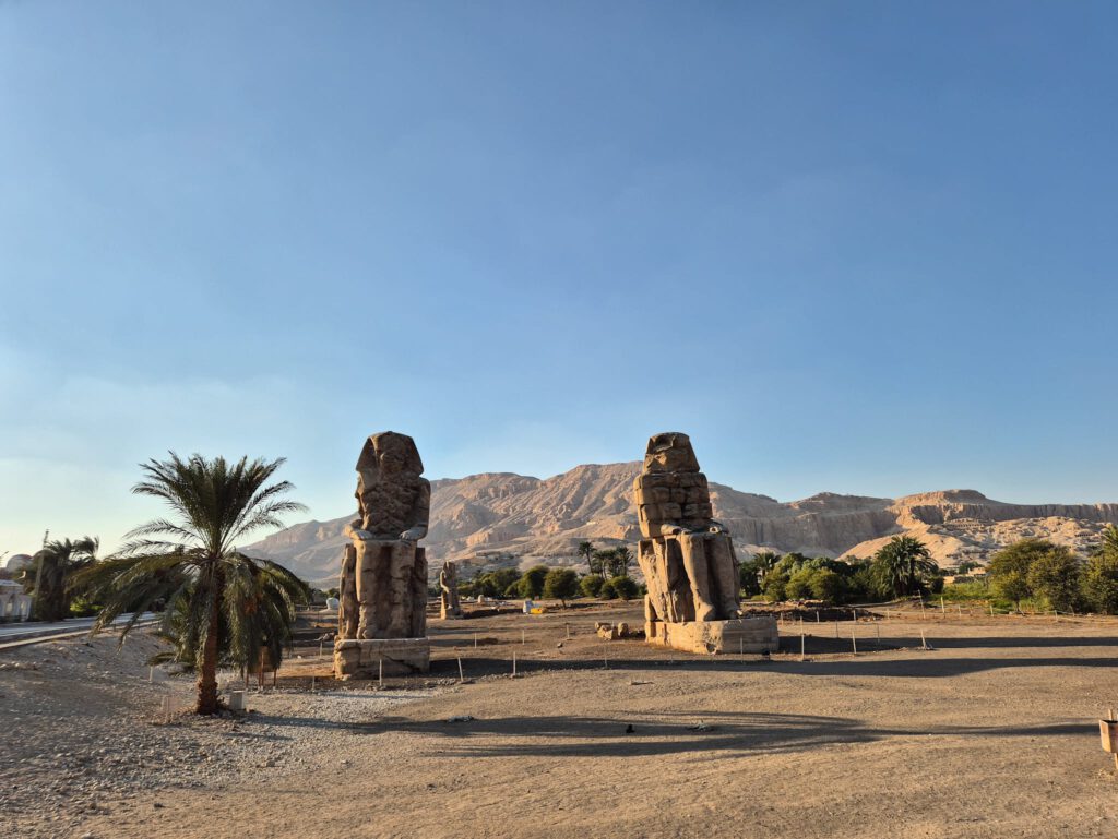 Colossi de Memnon in Luxor Egypte tijdens een rondreis