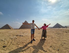De piramides van Gizeh tijdens een rondreis in Egypte